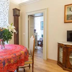 https://appartamento-vespucci.it-tuscanyhotel.com