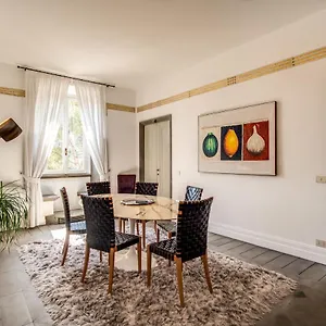 https://rome-unique-colosseum-view-apartment.it-romehotels.com